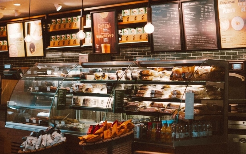 Custom-Built Food Display Cases: Enhancing Presentation and Preserving Freshness